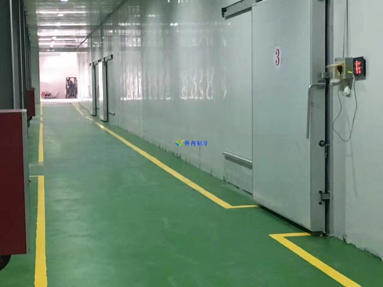 冷藏庫(kù)設(shè)備多少錢一套，冷庫(kù)建造一平米多少錢